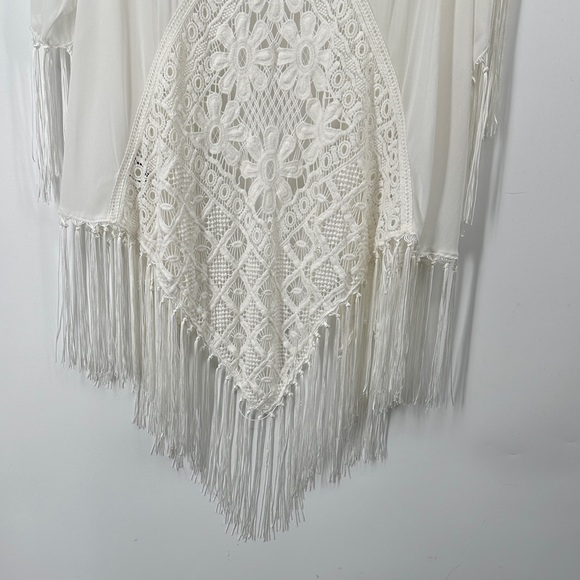 Elegant Torrid White Fringe Crochet Kimono - Picture 4 of 7